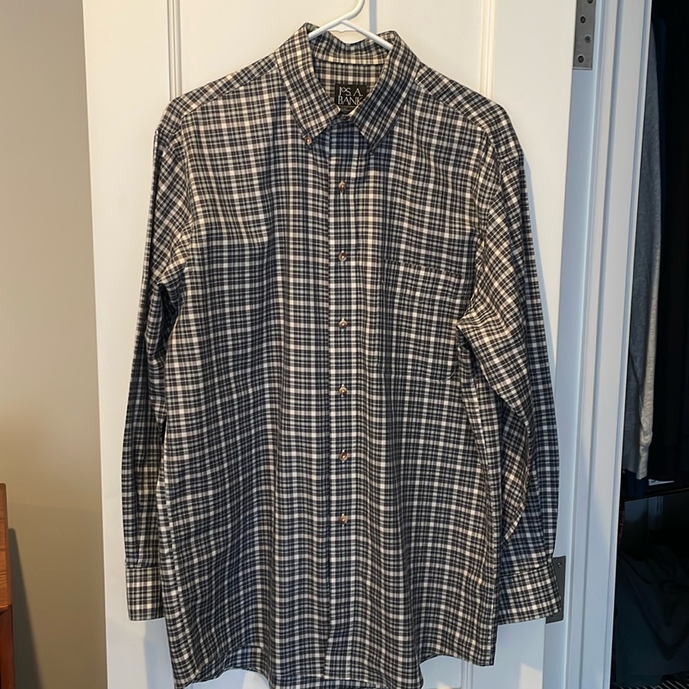 Jos. A. Bank Men’s Sport shirt. Button down collar. Classic plaid.
